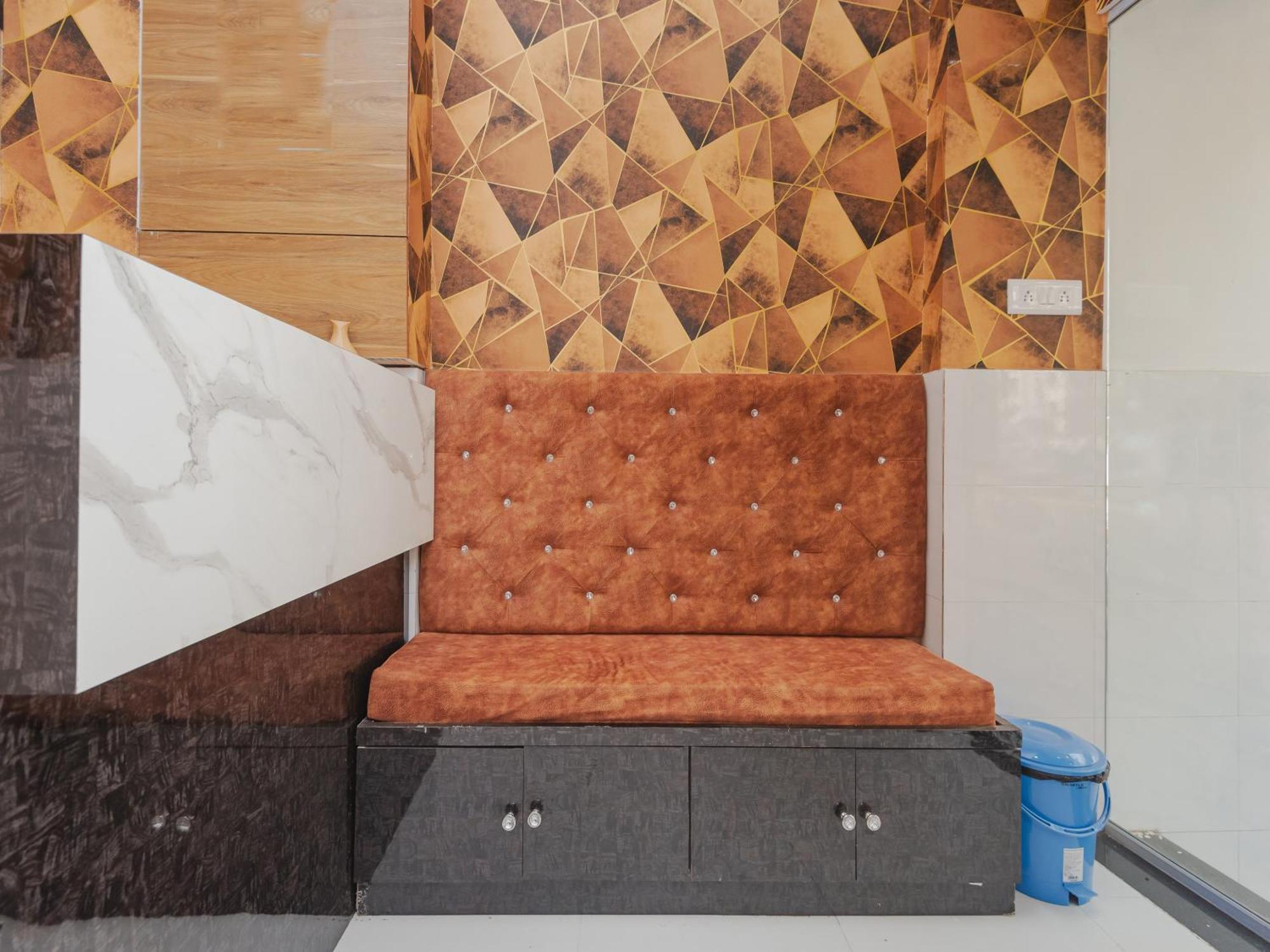 Sahara Dormitory Stay-Near Nesco Bombay Exhibition Centre Экстерьер фото